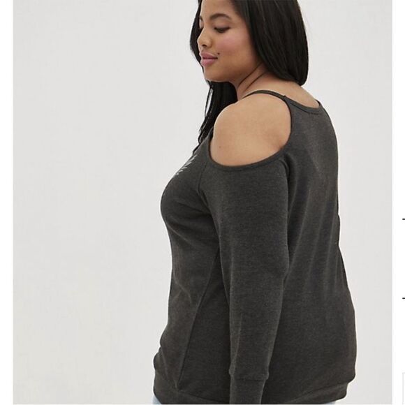 Torrid Poison Band Every Rose Has It’s Thorn Graphic Cold Shoulder Sweatshirt - Picture 2 of 14